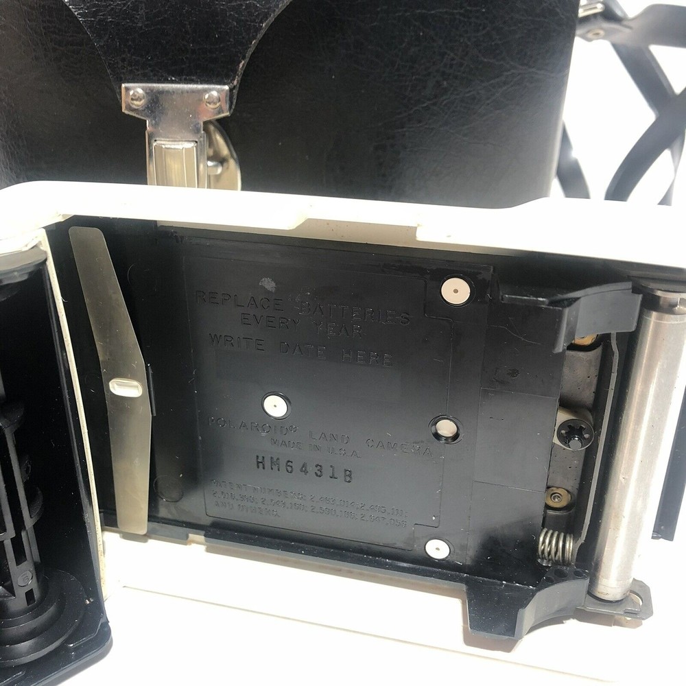 Vintage Polaroid Instant Camera "Swinger" Model 20 Land Camera w/ Case Untested - Picture 8 of 11